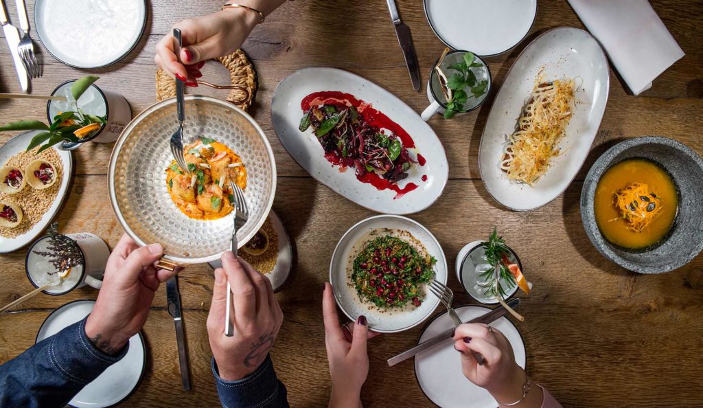 Table commune - Le Bar commun